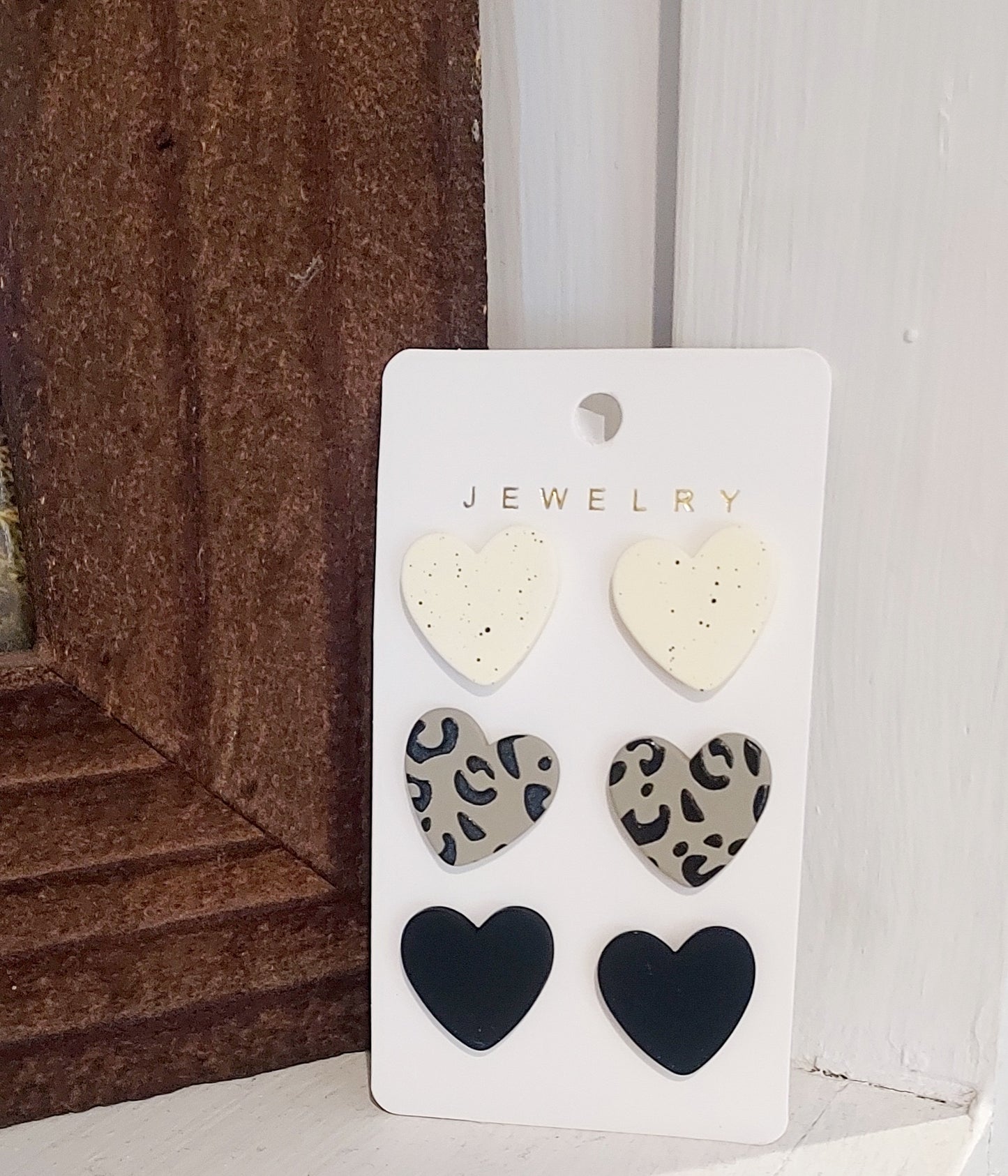 Black heart 🖤 studs