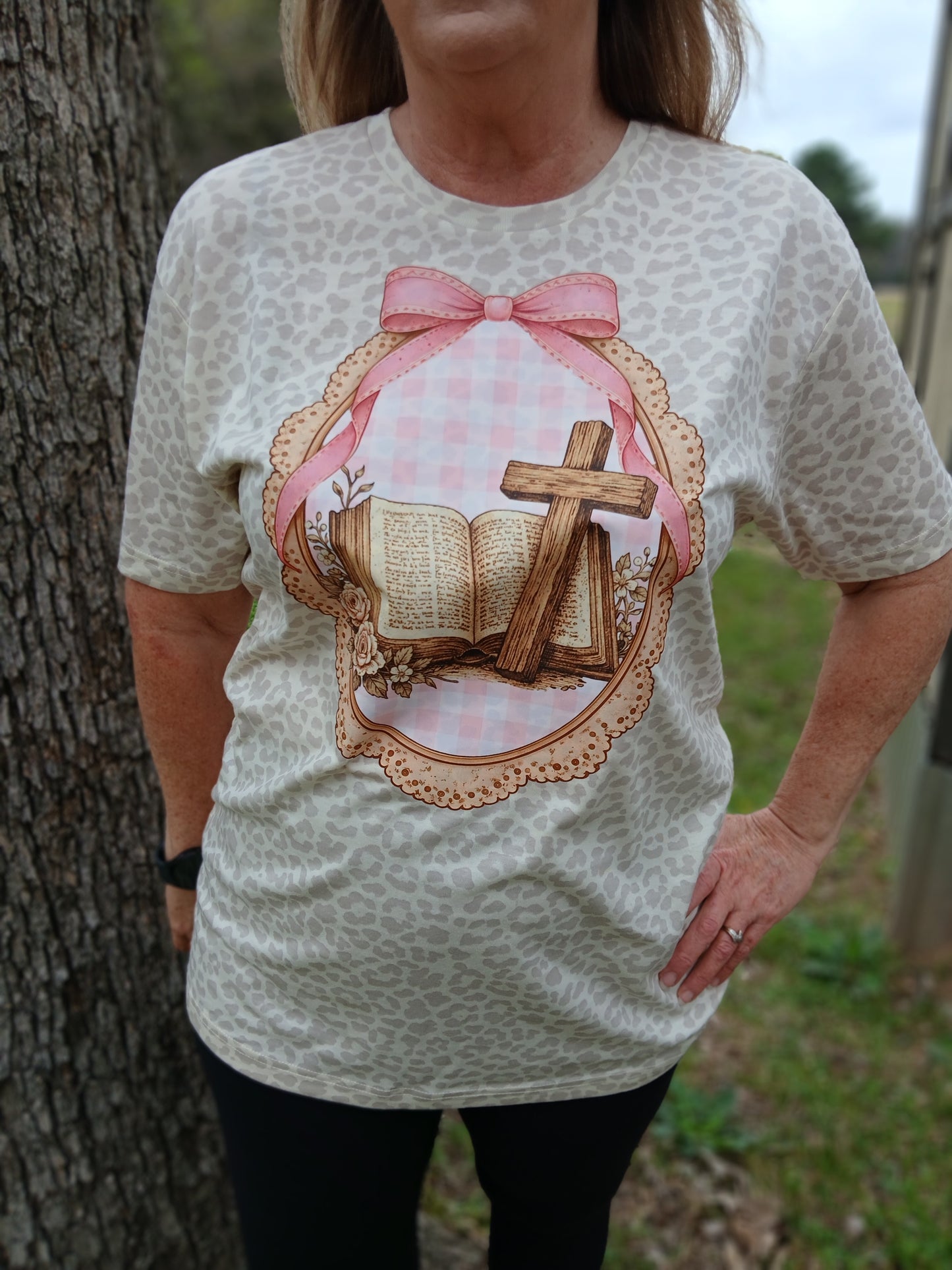 Leopard cross tee