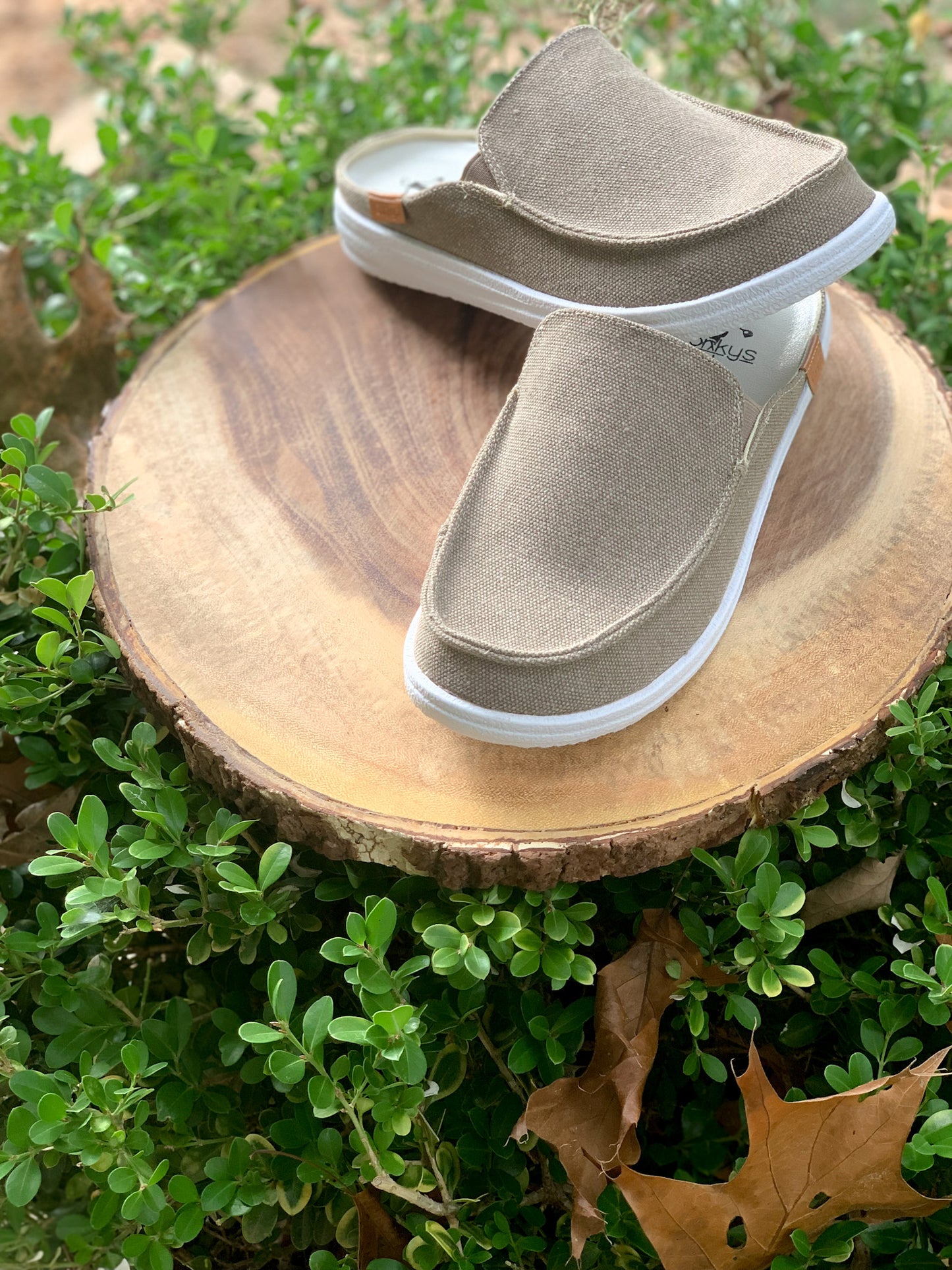 Khaki Pontoon