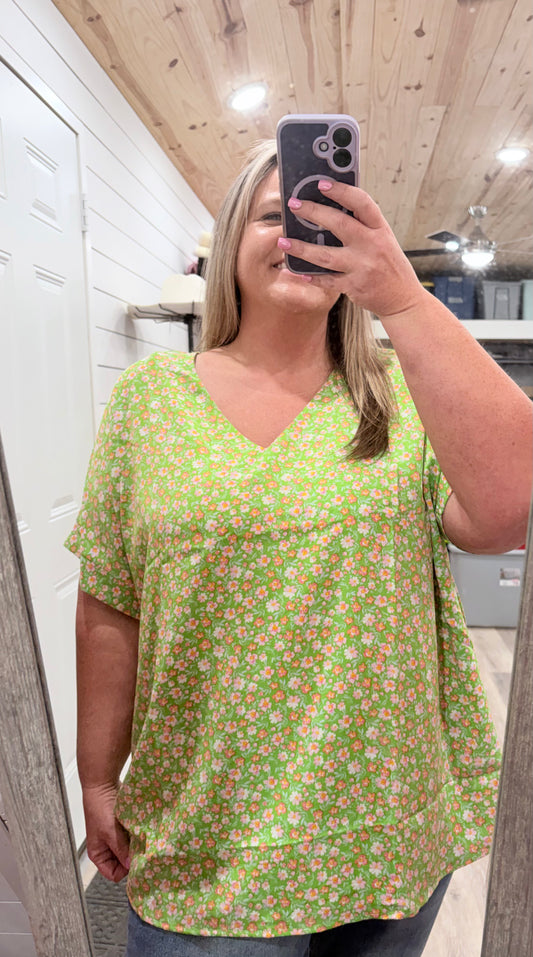 Green floral blouse (plus)