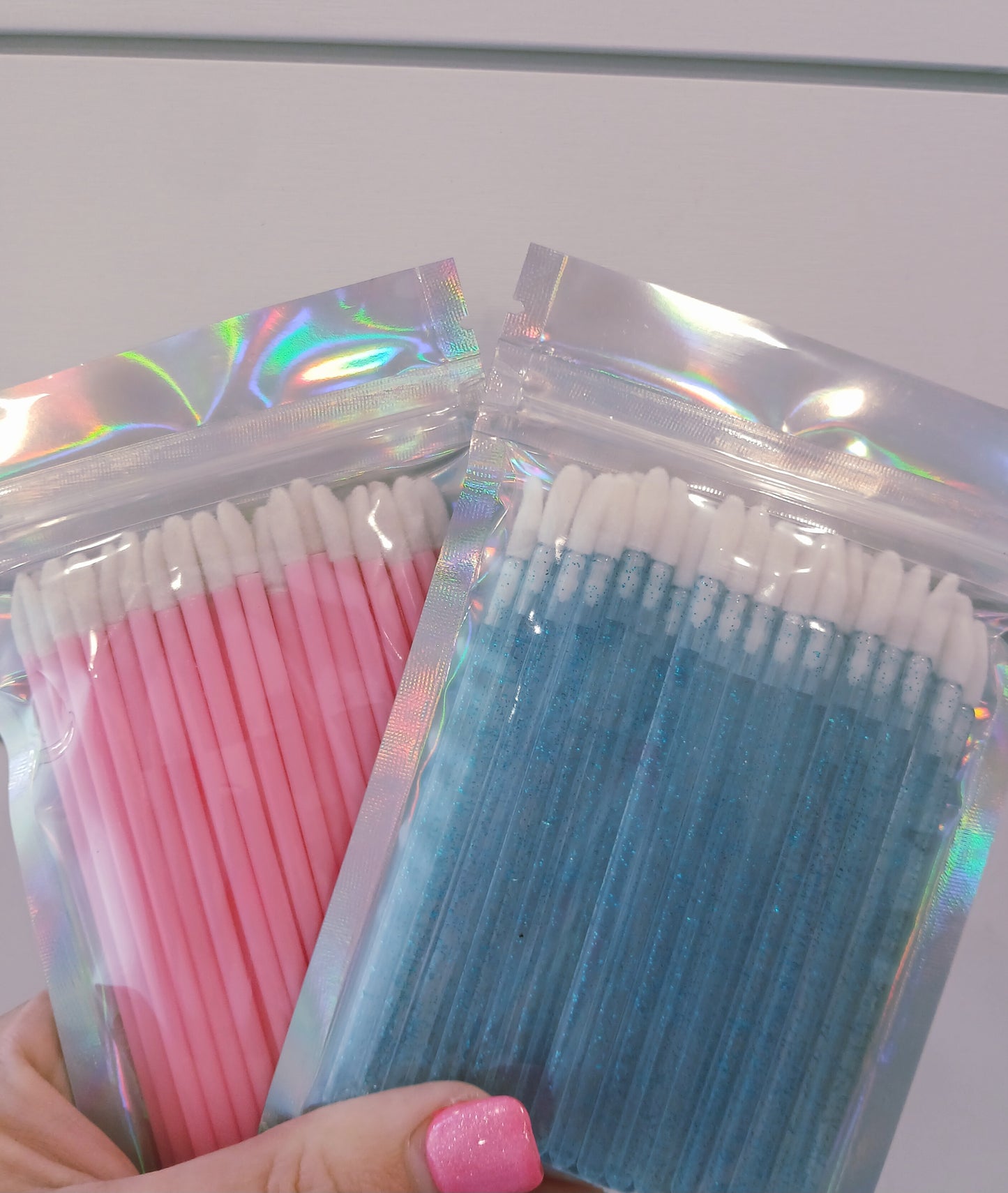 Disposable make-up applicator