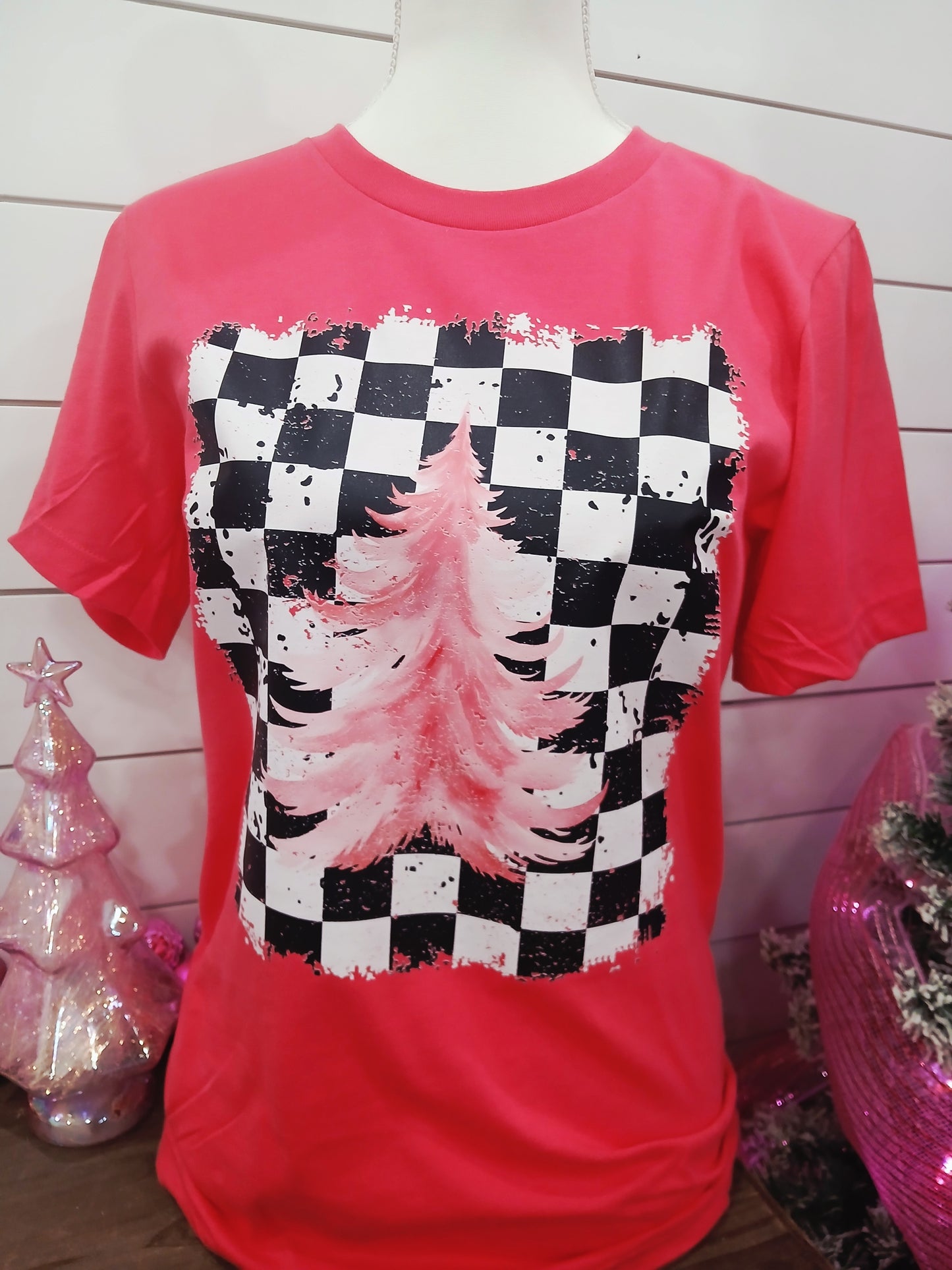 Checkered pink Christmas tree tee