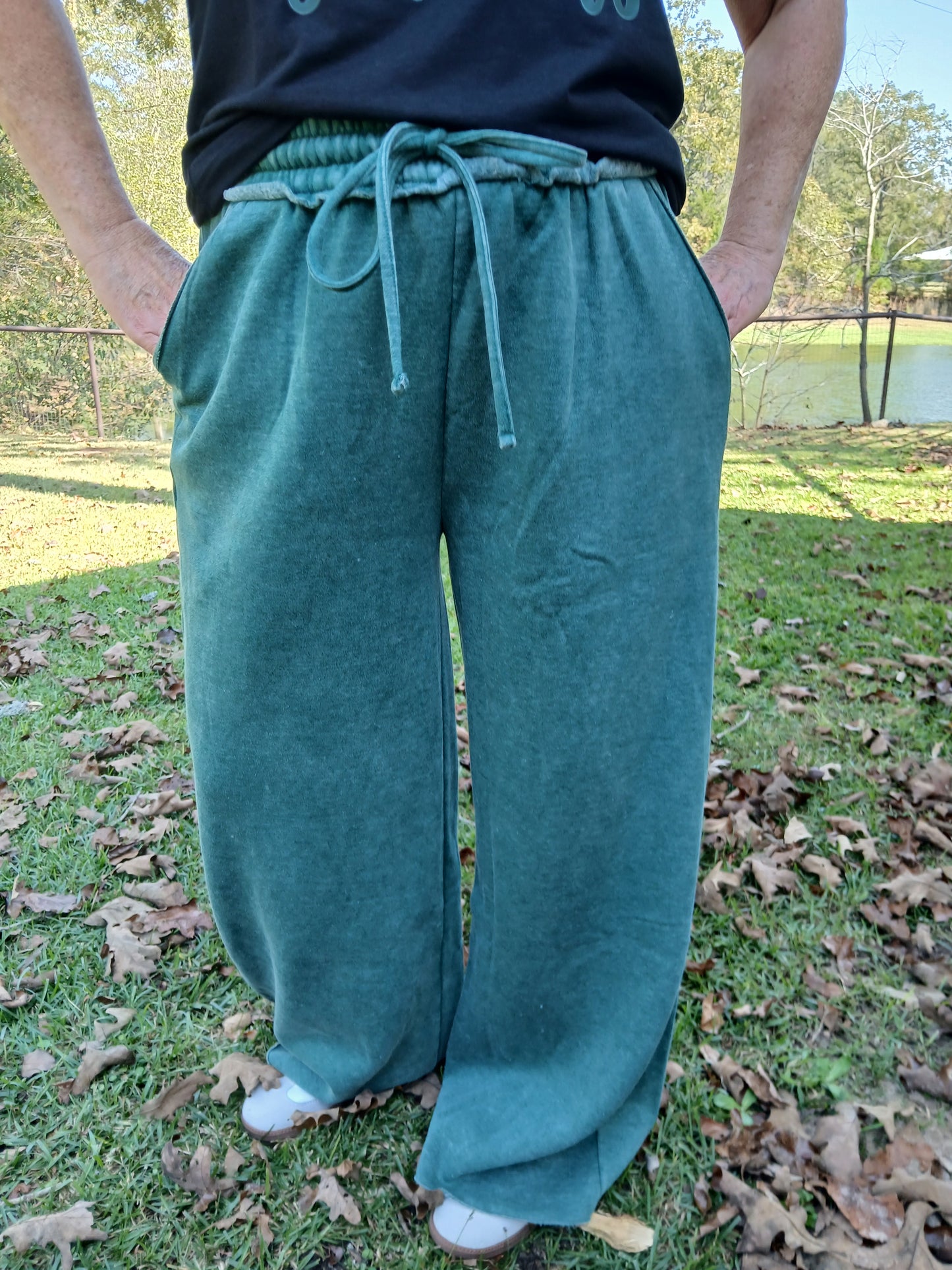 Raw Hem wide leg joggers (plus)