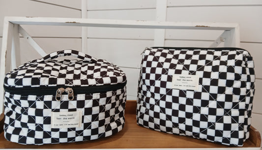 Checkered cosmetic case with handle