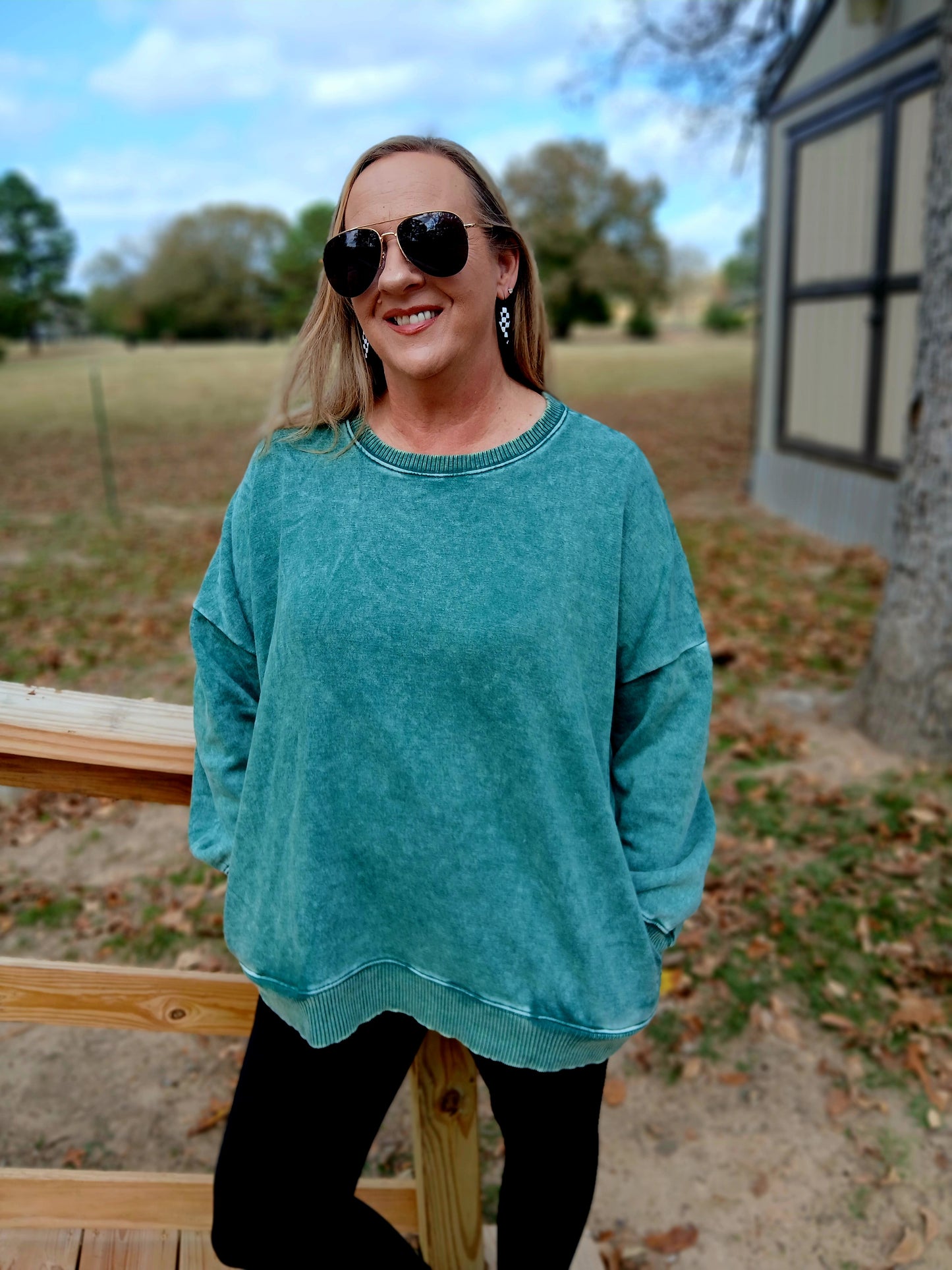 Dark green acid wash pullover (plus)