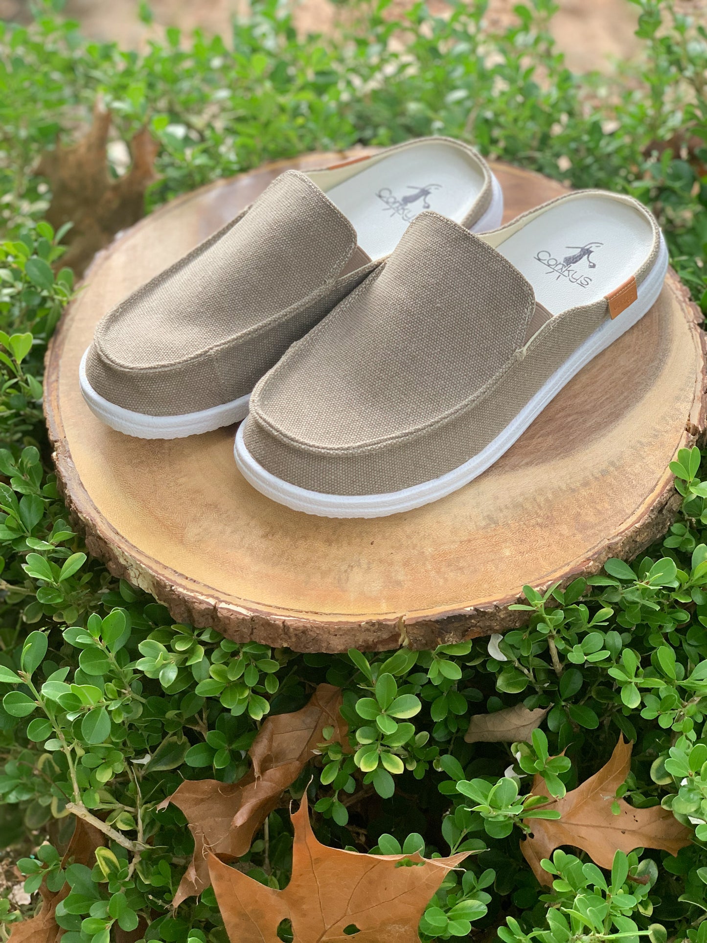 Khaki Pontoon
